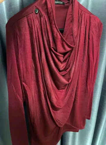 토네이도 마트 버건디 드레이프 넥 긴팔 티셔츠 라메 믹스