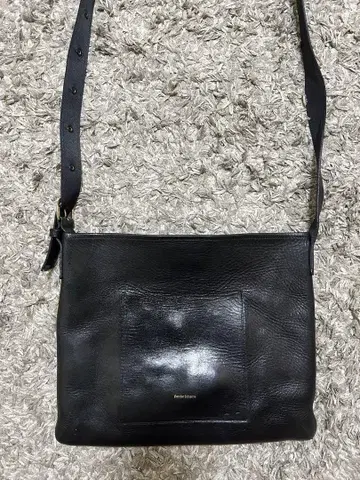 Hender Scheme 블랙 가죽 숄더백