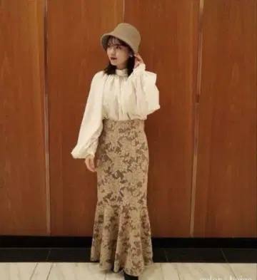 acka lace mermaid skirt