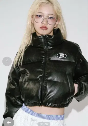 WHO'S WHO gallery 가죽 크롭 다운 자켓 블랙