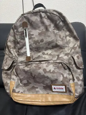 INVICTA 백팩 카모 패턴