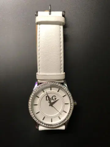 D&G 화이트 가죽 손목시계