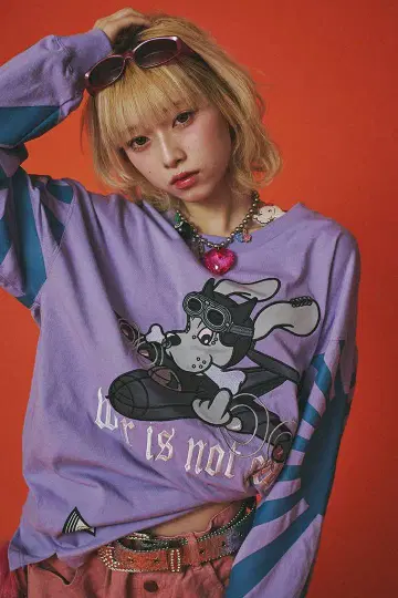 갈피 반전 롱T 보라색