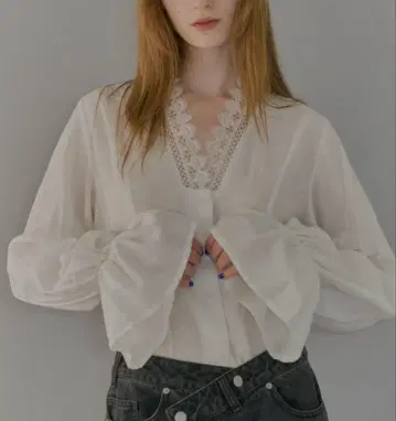 yae 레이스 블라우스 Lace blouse