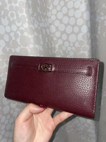 Michael Kors 버건디 장지갑