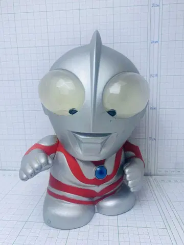 초레어 레어 울트라맨 피규어 실버/레드 저금통 약 20cm
