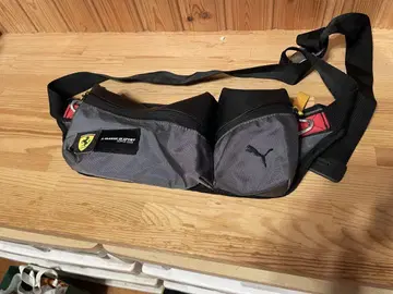 PUMA Ferrari 바디백 푸마 페라리 로고 그레이