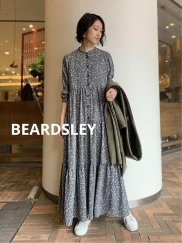 컨디션 최상 BEARDSLEY 미니 꽃무늬 티어드 원피스