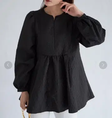 tocco closet 플라워 엠보싱 페플럼 상의 블랙