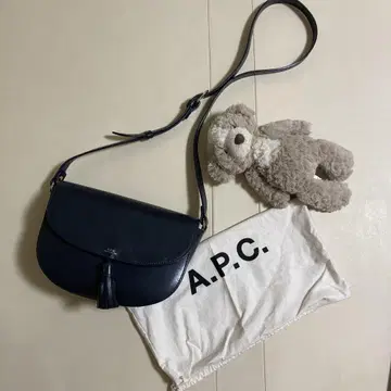 A.P.C. 네이비 숄더백 태슬 포함