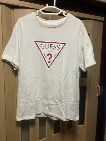 GUESS (새상품급) 게스트 앵글 로고 T셔츠