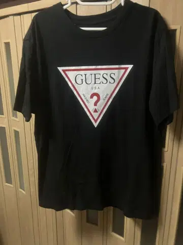 GUESS (새상품급) 게스트 앵글 로고 T셔츠