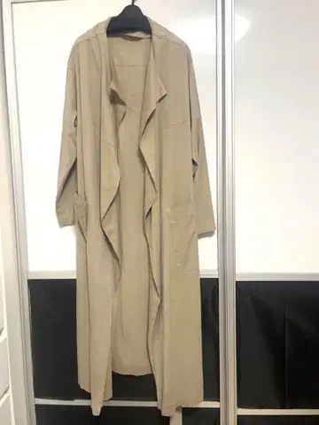 allureville 알아바일 베이지 페이크 스웨이드 트렌치코트