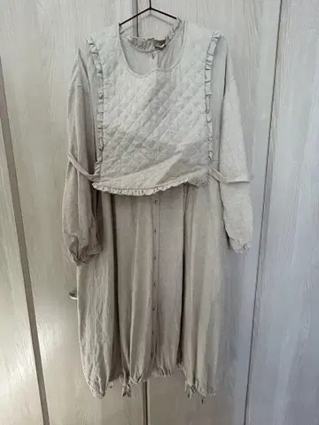 사만사 모스모스 타치카와 한정판 퀼팅 베스트 부착 원피스