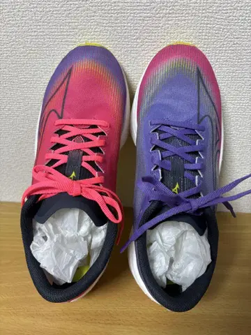 새상품 미즈노 스니커즈 여성용 24.5cm
