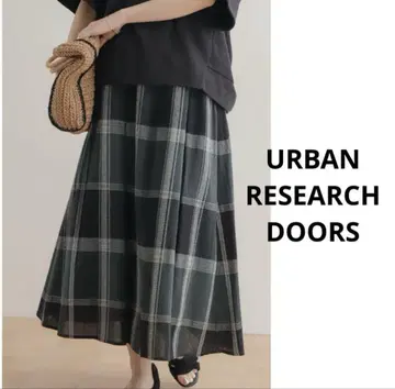 URBAN RESEARCH DOORS 빅 체크 턱 스커트