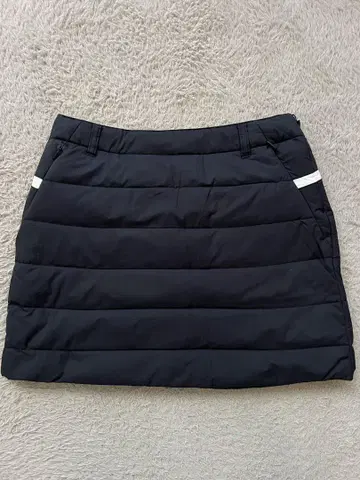 TaylorMade 블랙 다운 스커트