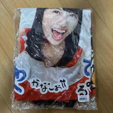 모모타 나나미 T셔츠 빨간색