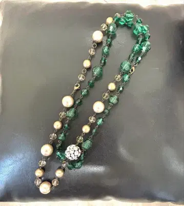 앤티크 롱 목걸이 그린과 매트 골드