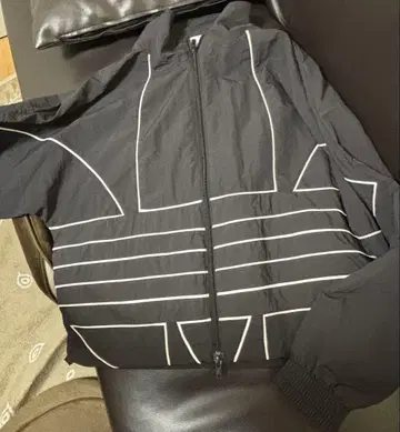 adidas 블랙 점퍼 L