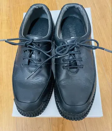 캠퍼, 가죽 블랙 레이스업 슈즈