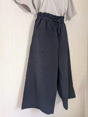 이세이 미야케 me 네이비 와이드 팬츠 W 밴딩과 끈 스트라이프풍 직조