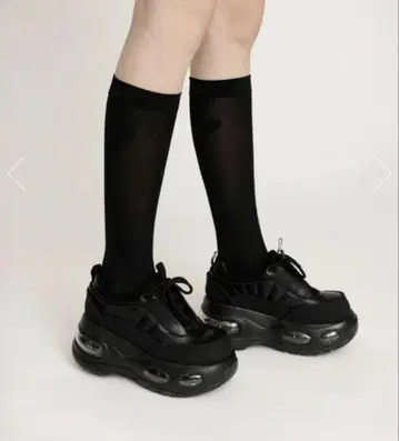 POINT LOGO SHEER SOCKS 시어 삭스