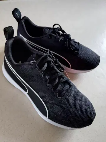 새상품 푸마 스니커즈 블랙 코멧 와이드 309936 23cm