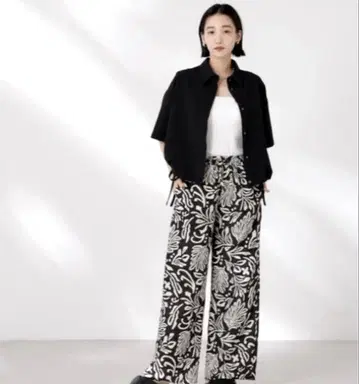 미사용 새상품 나노 유니버스 보타니컬 프린트 이지 와이드 팬츠
