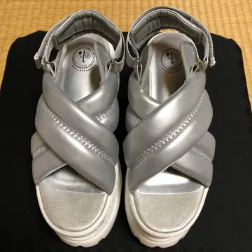 요스케 YOSUKE 통굽 샌들 (실버) 2605008 24.0cm