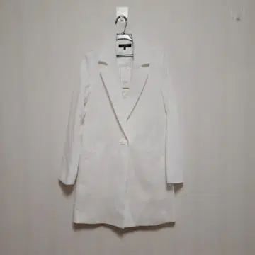 [ 미사용 새상품 ] rienda 화이트 테일러드 자켓 S