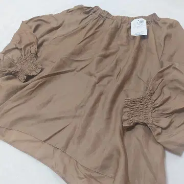 쉽스애니 블라우스 카멜 개더 큐프라 100% 미사용