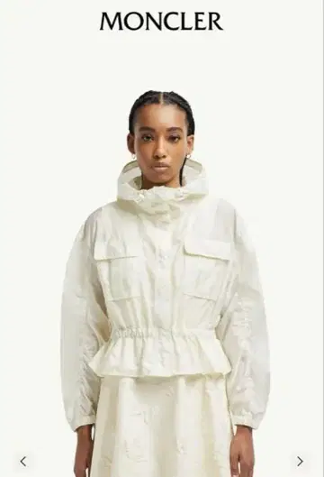 MONCLER 후드 부착 화이트 자켓 사이즈 1