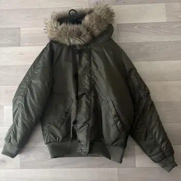 올리브 그린 MA-1 플라이트 자켓