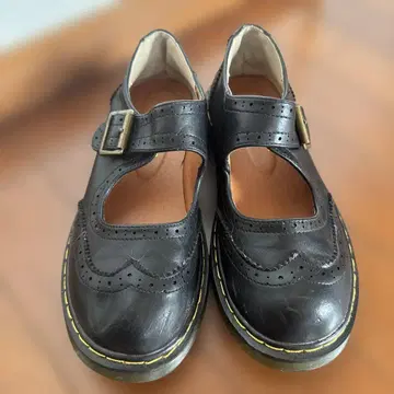 cepo / 세포 윙팁 스트랩 메리제인 슈즈 가격 인하