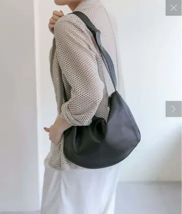 스와로 바닥 숄더백 [ ear ]