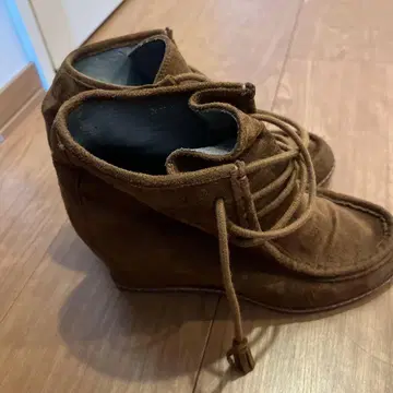 브라운 스웨이드 웨지 부츠 인솔