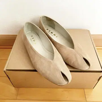 [ 새상품급 ] REMME 베이지 오픈토 플랫슈즈 37