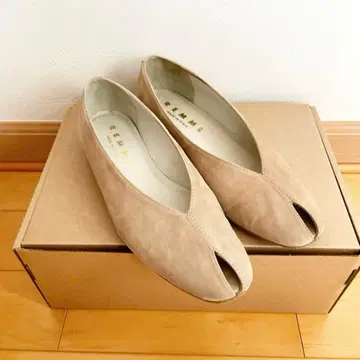 [ 새상품급 ] REMME 베이지 오픈토 플랫슈즈 37