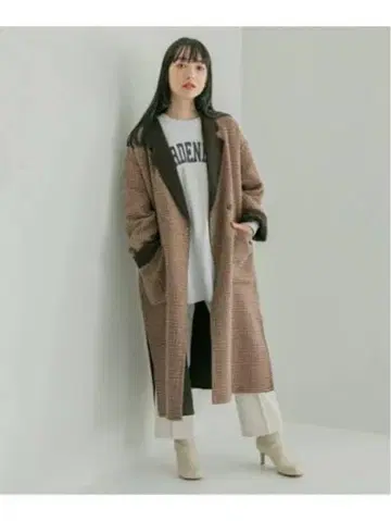 로리즈팜 브라운 계열 체크 롱 코트