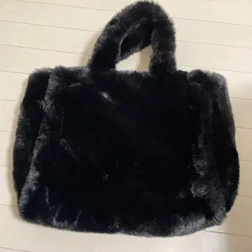 블랙 인조 모피 토트백 중형