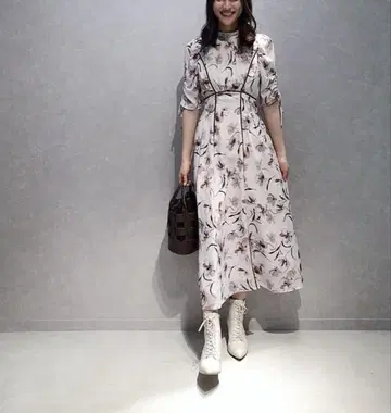 noela 꽃무늬 7부 소매 롱 원피스 M 사이즈