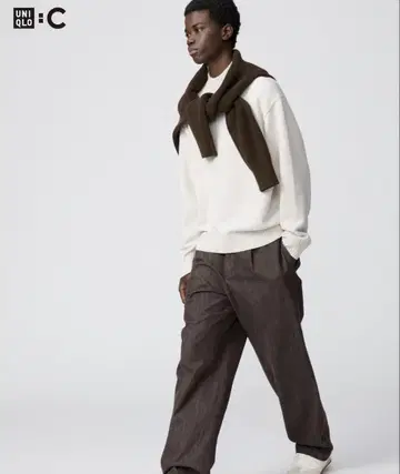 UNIQLO C 턱 스트레이트 팬츠 데님 76 다크 브라운