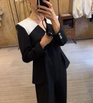 MEER. 점프 수트 V NECK JUMPSUIT 메이아