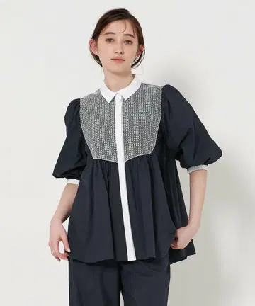 유나이티드 애로우즈 자수 숏 슬리브 블라우스
