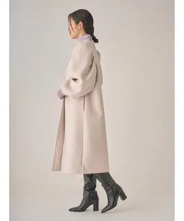 셀포드 메탈 버튼 퍼프 슬리브 코트