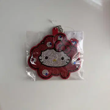 오사카 간사이 박람회 먀쿠먀쿠 산리오 반짝이 가죽 키링 헬로키티