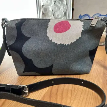 마리메꼬 숄더백