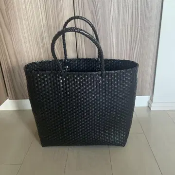 블랙 플라스틱 토트백