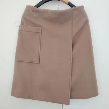 Spick & Span 베이지 미디 스커트